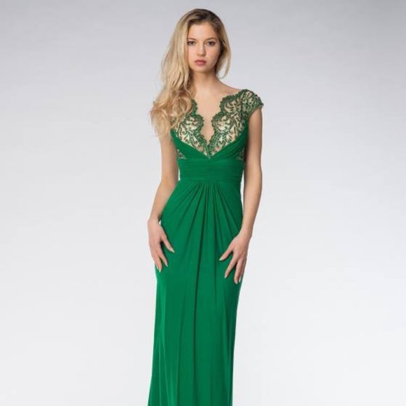 Colors Dresses & Skirts - Emerald Sleek Sexy  Prom Dress, Size 4 Plunge, Pageant Formal Mermaid Put a Slit